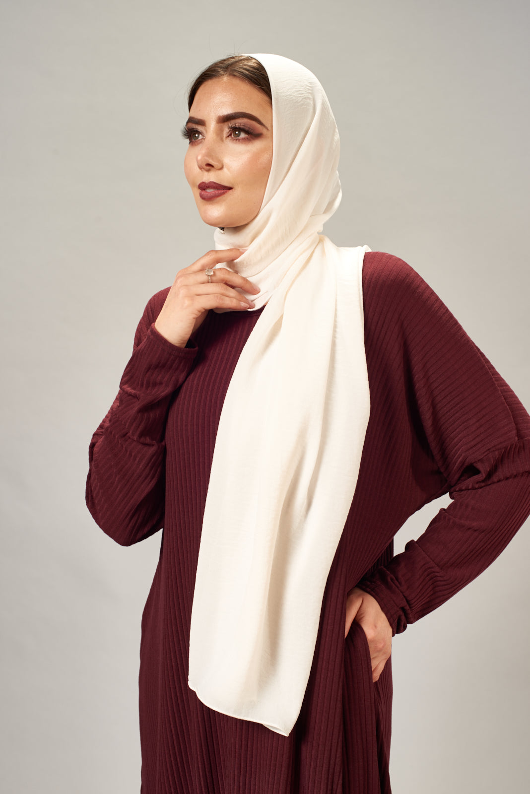 Asah Maroon/Navy Ribbed Abaya
